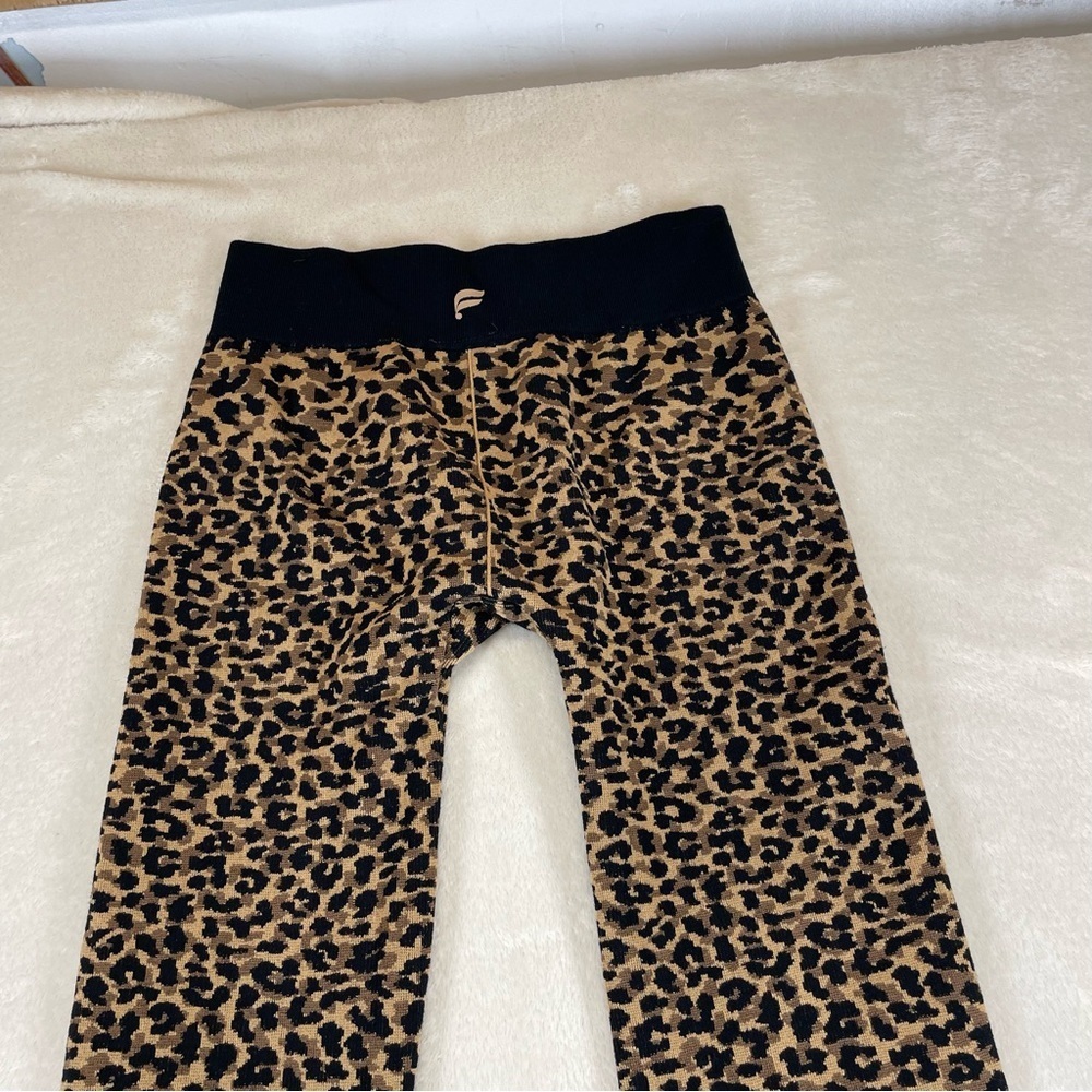 Fabletics Cloud Seamless High-Waisted Split Flare… - image 4